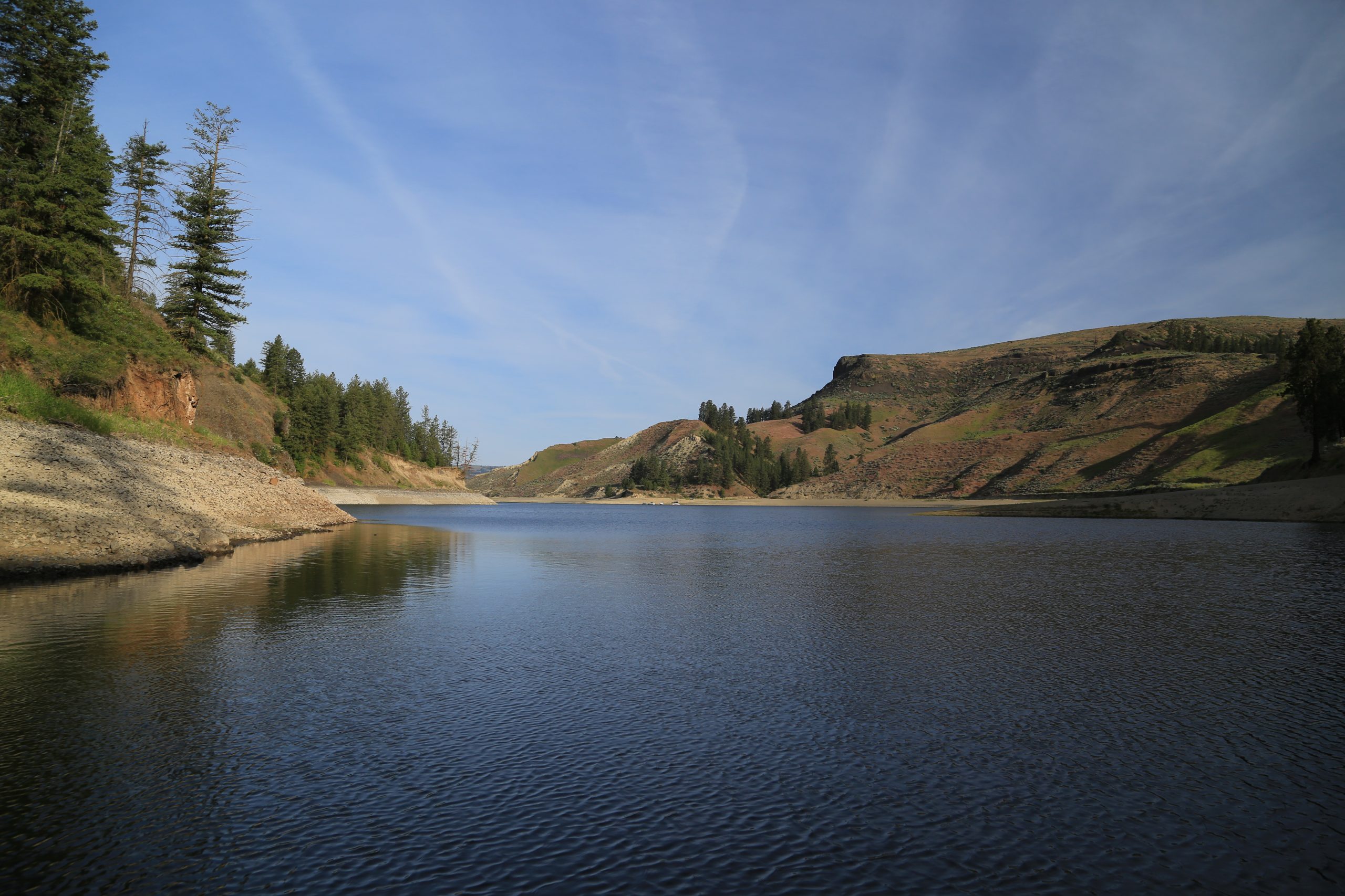 Cascadia Collection boating experiences on Lake Roosevelt in Washington