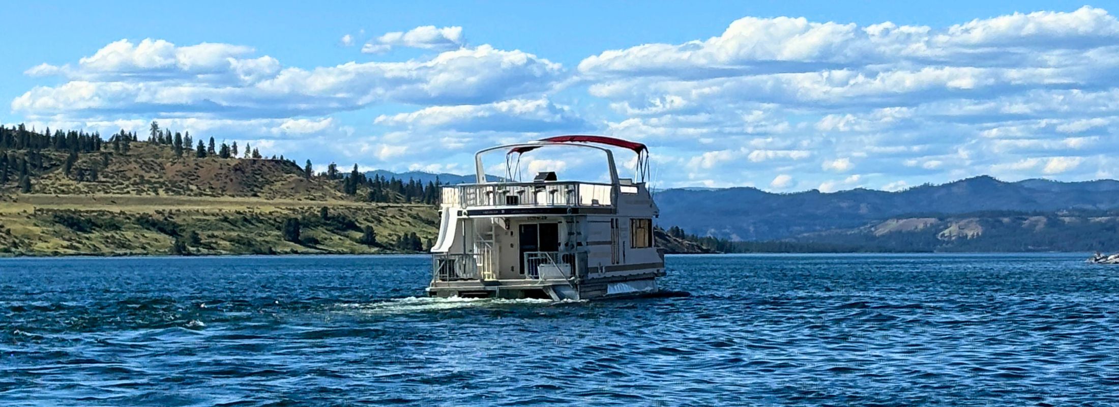 houseboat