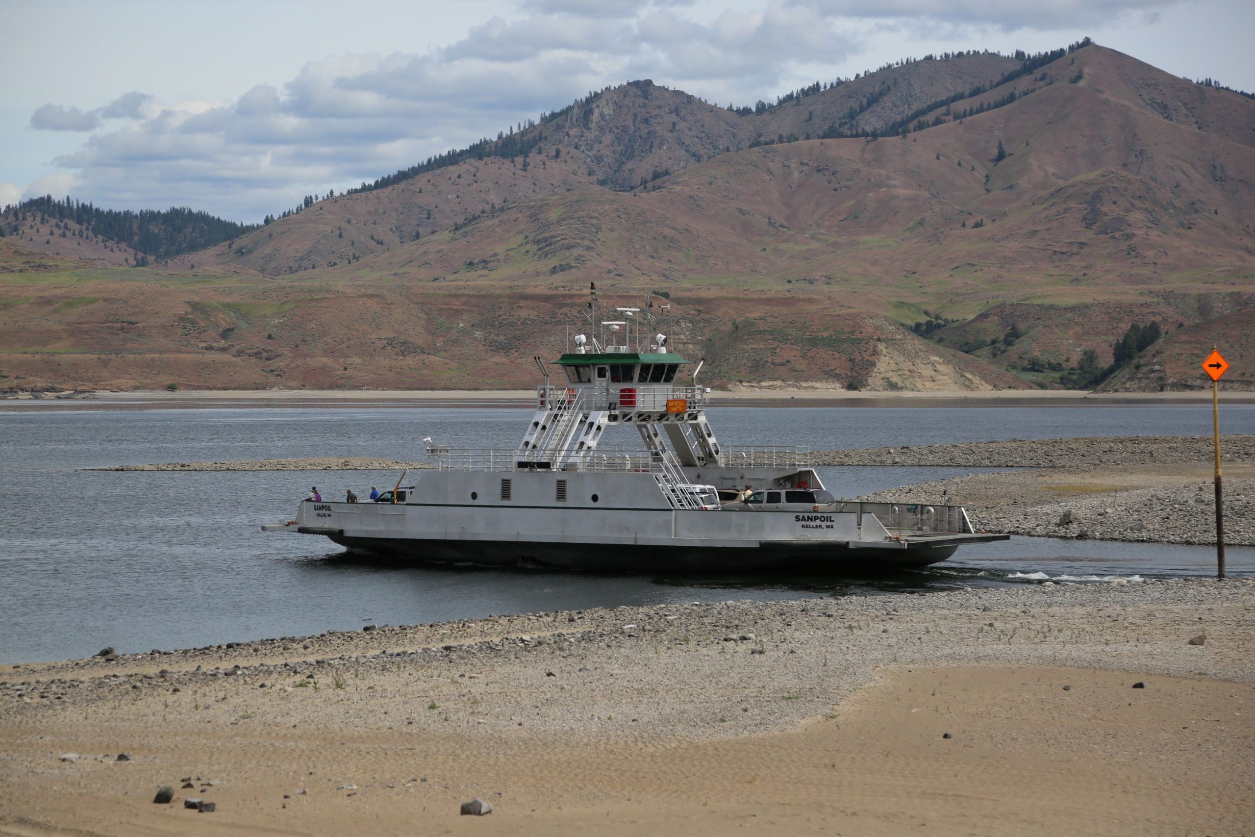 Keller Ferry crossing Lake Roosevelt in Washington State